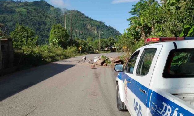 Noticias para migrantes Ecuatorianos Caída de rocas se registra en la vía Cuenca – Girón – Pasaje, sector el Pindo