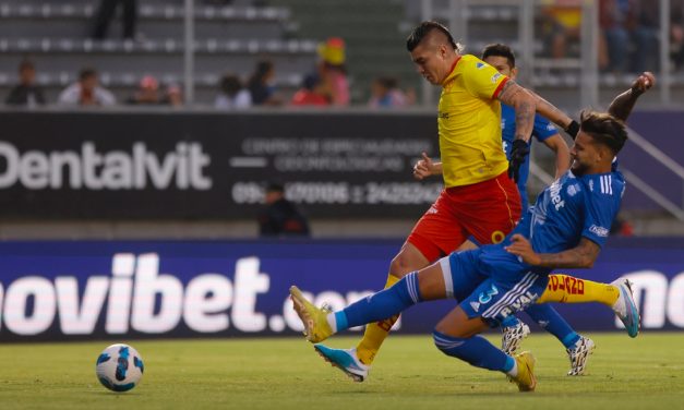 Noticias fútbol Ecuador SD Aucas saca la casta del campeón sobre un alicaído Emelec –