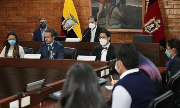 Noticias para migrantes Ecuatorianos Familiares de siete concejales de Quito entraron a trabajar en el Municipio, con sueldos de hasta $3.000 – Diario La Hora