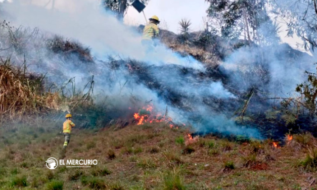 Noticias para migrantes Ecuatorianos Fuerza Aérea de Ecuador y Perú trabajan para combatir incendio forestal en Loja