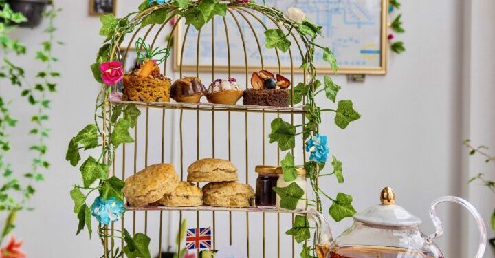 Noticias para migrantes Ecuatorianos La magia de los cafés temáticos conquista Quito