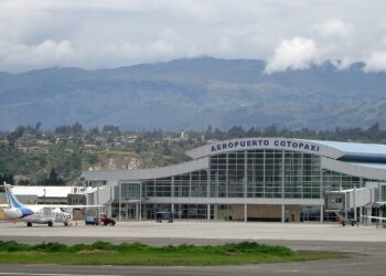Noticias para migrantes Ecuatorianos Quito: La prefecta Lourdes Tibán denuncia que desde la capital se bloquea el funcionamiento del aeropuerto de Cotopaxi