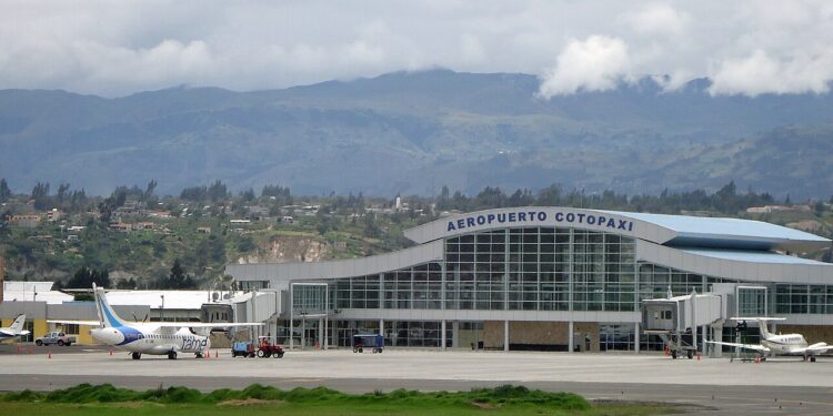 Noticias para migrantes Ecuatorianos Quito: La prefecta Lourdes Tibán denuncia que desde la capital se bloquea el funcionamiento del aeropuerto de Cotopaxi