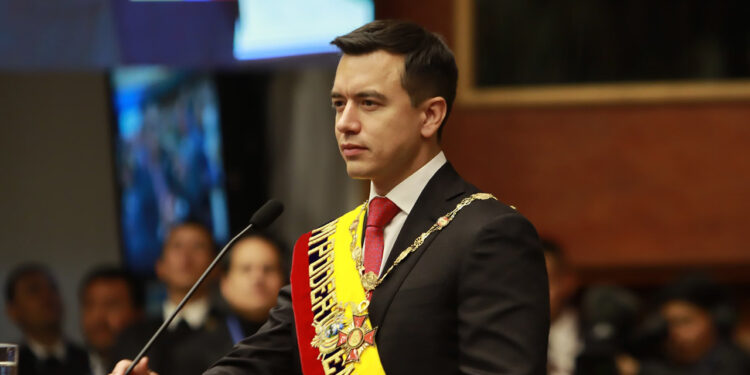 Plan de reinserción para migrantes ecuatorianos que sean deportados desde Estados Unidos.