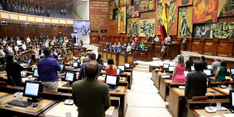 Noticias para migrantes Ecuatorianos Asamblea Constituyente: ¿qué postura tienen el correísmo y las organizaciones de izquierda?