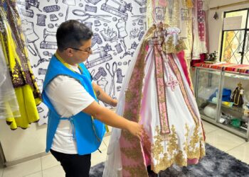 Noticias para migrantes Ecuatorianos Dos trajes para recibir a la Virgen del Cisne en Cuenca