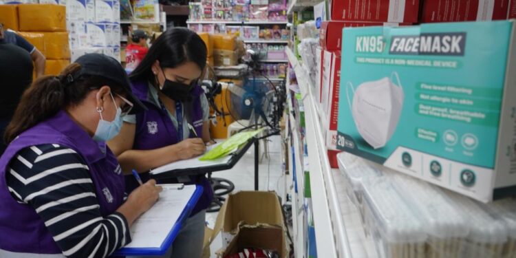 Noticias para migrantes Ecuatorianos Ni pandemia ni especulación: la economía detrás del alza de precios de las mascarillas en Ecuador