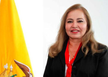 Mercedes Villarreal detenida en España durante proceso de extradición por caso de corrupción judicial en Ecuador.