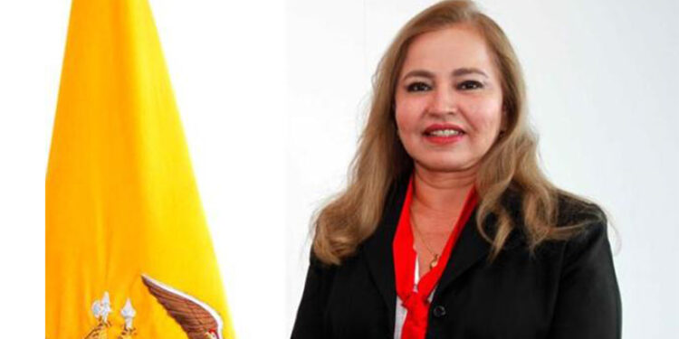 Mercedes Villarreal detenida en España durante proceso de extradición por caso de corrupción judicial en Ecuador.