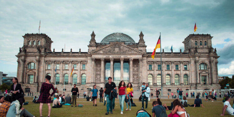 Tu Futuro en Alemania Comienza Ahora! 100 Becas para Jóvenes Ecuatorianos en Formación Profesional Dual.