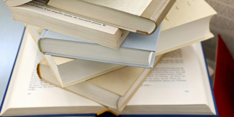 Docentes ecuatorianos reciben 3 000 becas UNIR para capacitarse en 2025