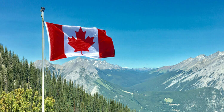 Opciones legales para ecuatorianos que quieren vivir o estudiar en Canadá (2025)