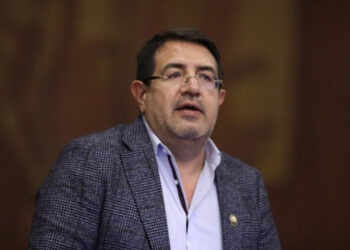 REFORMA Y CONTROVERSIA EN LA ASAMBLEA