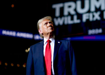 Corte federal bloquea intento de Trump de revocar ciudadanía por nacimiento