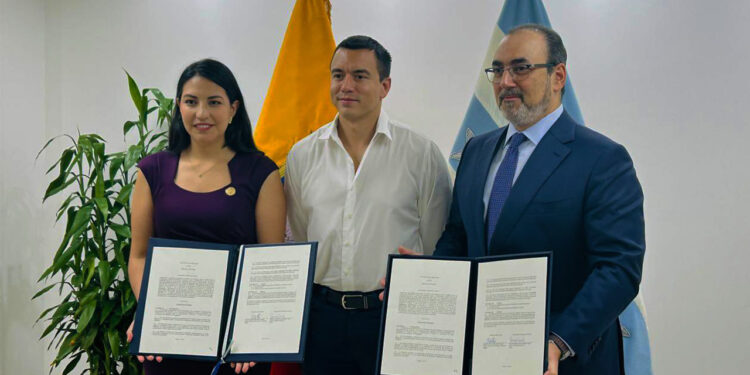 CAF APRUEBA CRÉDITO DE 250 MILLONES PARA EL AGRO ECUATORIANO