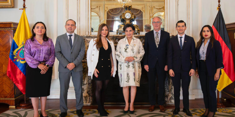 Ecuador fortalece su cooperación internacional con nueva ley
