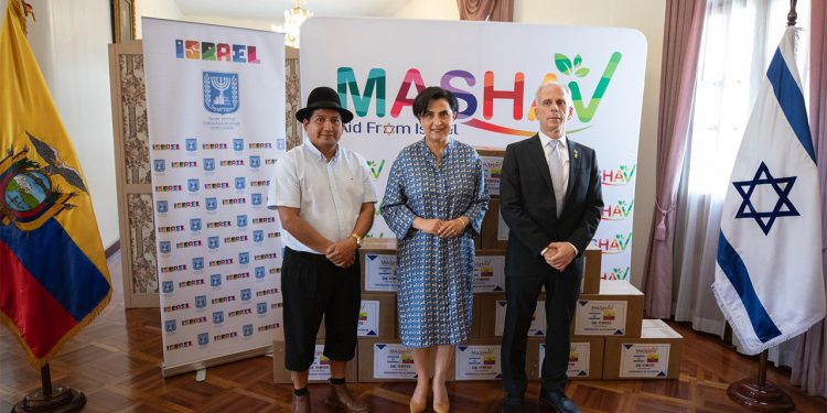 Ecuador e Israel entregan ayuda a zonas afectadas por lluvias