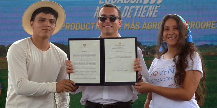 Noboa fortalece el campo y empleo juvenil con Comité AgroJoven