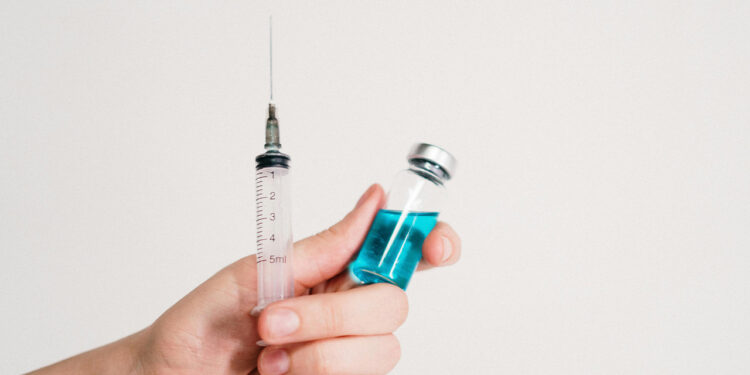 Rusia desarrolla EnteroMix, la vacuna que destruye células cancerígenas