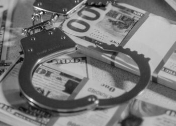 SRI notifica a 1.600 empresas por posibles irregularidades fiscales