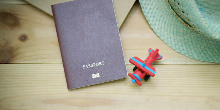 Ecuador inicia la visa temporal de transeúnte para ciudadanos extranjeros