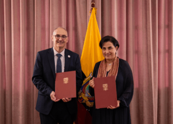 Firma del convenio entre el Gobierno del Ecuador y el International Republican Institute