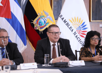 Embajador de Cuba destaca la solidaridad entre Ecuador y Cuba en encuentro parlamentario