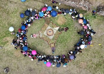 Noticias para migrantes Ecuatorianos Proyecto Coraza y otras actividades en el Inti Raymi del complejo arqueológico de Chobshi, en Sígsig