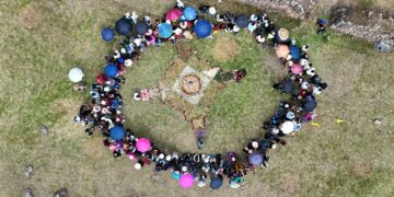Noticias para migrantes Ecuatorianos Proyecto Coraza y otras actividades en el Inti Raymi del complejo arqueológico de Chobshi, en Sígsig
