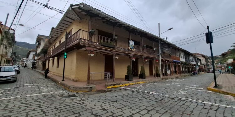 Noticias para migrantes Ecuatorianos Girón y Gualaceo con retos en vialidad, infraestructura y turismo