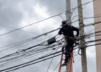 Noticias para migrantes Ecuatorianos Centrosur identifica a 104 cableoperadoras que utilizan los postes