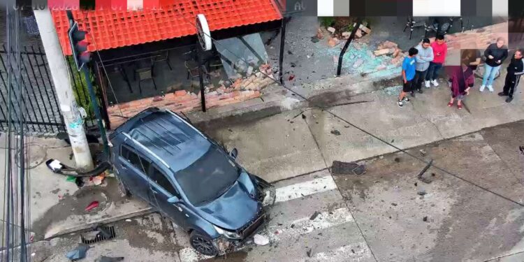Noticias para migrantes Ecuatorianos Negocio se vio afectado por accidente de tránsito en Azogues