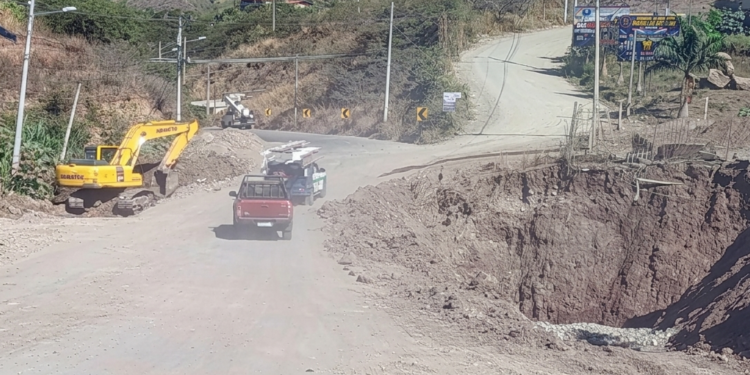 Noticias para migrantes Ecuatorianos Cierre vial en kilómetro 67 de la Cuenca – Girón -Pasaje. Ruta alterna por Santa Isabel