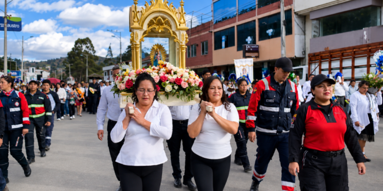 Noticias para migrantes Ecuatorianos La Virgen del Rocío vuelve a congregar a los devotos en Biblián