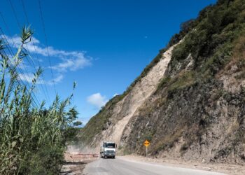 Noticias para migrantes Ecuatorianos Habilitada la vía Girón-Pasaje para todo tipo de vehículos