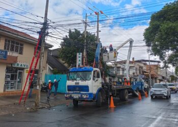 Noticias para migrantes Ecuatorianos Centrosur mejora las redes eléctricas en el Azuay