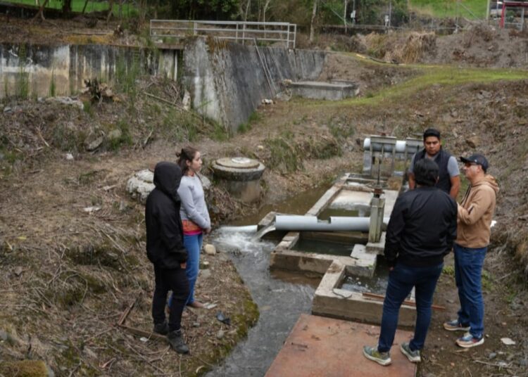 Noticias para migrantes Ecuatorianos Azogues enfrenta racionamientos de agua de 14 horas