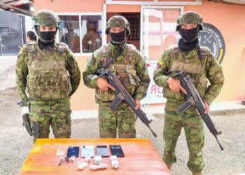 Noticias para migrantes Ecuatorianos Nuevo decomiso de celulares en cárcel de mujeres en Azogues