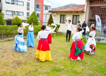 Noticias para migrantes Ecuatorianos Pregón abre oficialmente las fiestas de independencia de Azogues