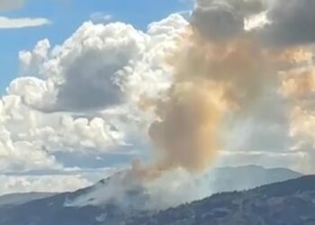 Noticias para migrantes Ecuatorianos Grave incendio forestal en cerro Pizhi, en Gualaceo