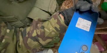 Noticias para migrantes Ecuatorianos En baldes esconden celulares en cárcel de Azogues
