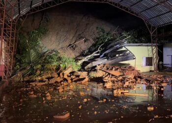 Noticias para migrantes Ecuatorianos 15 personas evacuadas por intensas lluvias en Ponce Enríquez