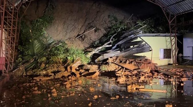 Noticias para migrantes Ecuatorianos 15 personas evacuadas por intensas lluvias en Ponce Enríquez